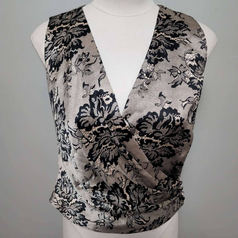 Maggy London Beige floral lace print surplice sleeveless silk blouse size 6
